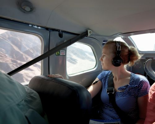Petit avion décollant pour un survol panoramique des lignes de Nazca