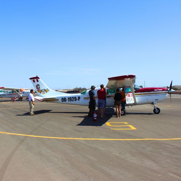 Steigen Sie auf eine Cessna um für das ultimative Luft-Erlebnis Steigen Sie auf eine Cessna um für das ultimative Luft-Erlebnis